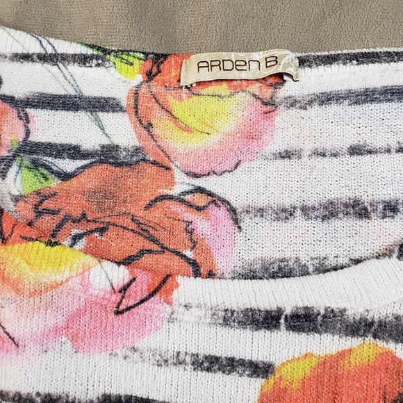 Arden B Poppy Striped 3/4 sleeve resort top Womens - Picture 2 of 14